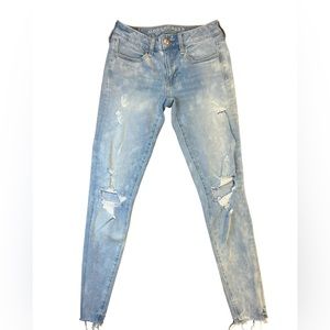 American Eagle Outfitters Light wash Distressed Ripped Jeans Size 2 Lightly used